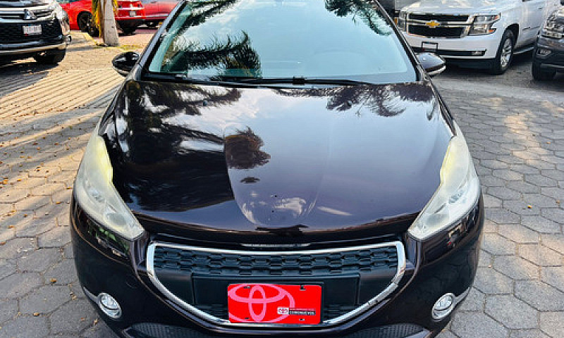 Peugeot 208 2014...