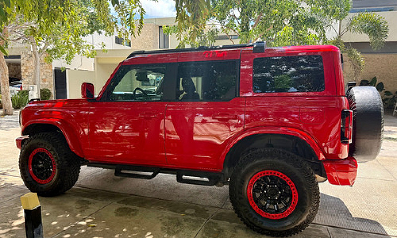 Ford Bronco 2023...