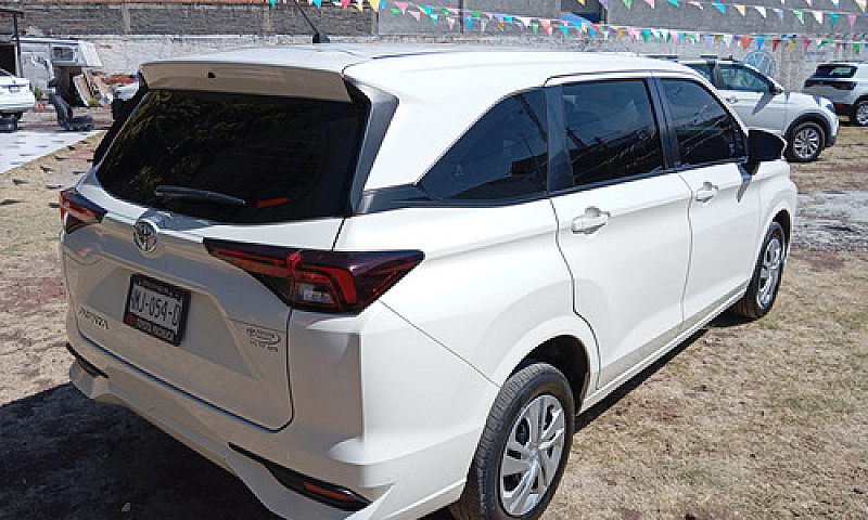 Toyota Avanza 1.5 Le...