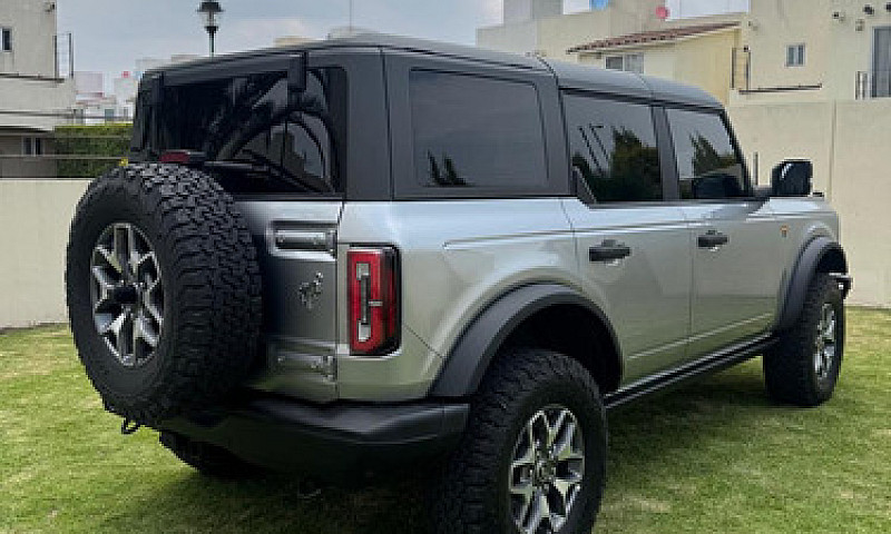 Ford Bronco Badlands...