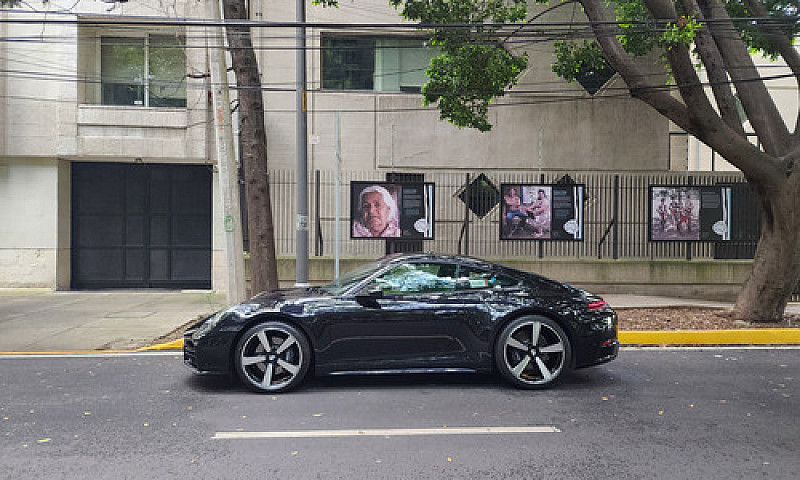 Porsche 911 Carrera ...