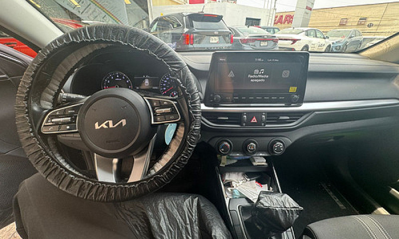 Kia Forte Hb 2022...