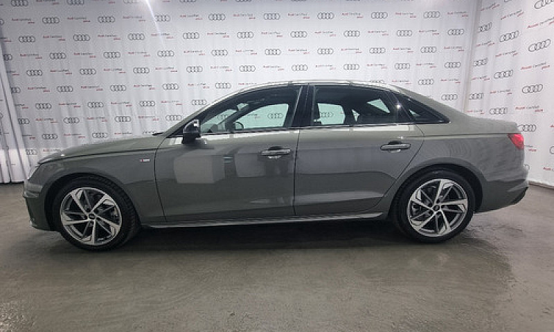 Audi  A4  2024...