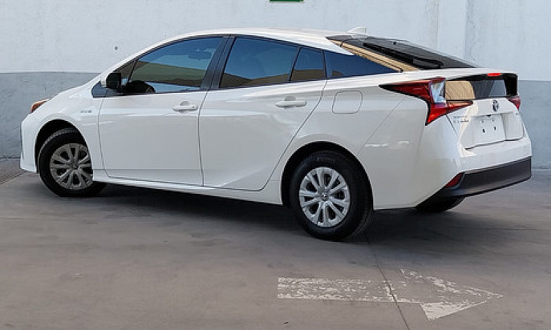 Toyota Prius 2019...