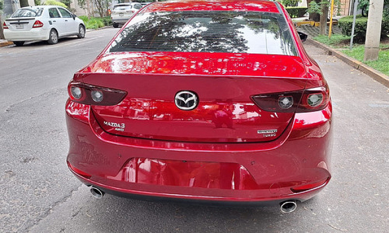 Mazda 3 Signature...