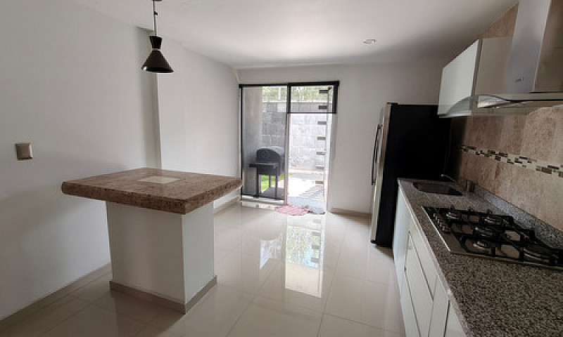 Hermosa Casa En Priv...