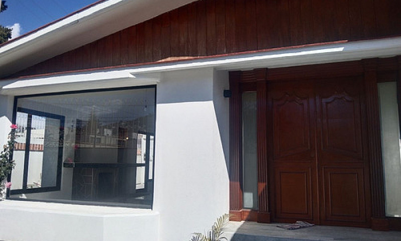 Casa Un Piso / Las A...