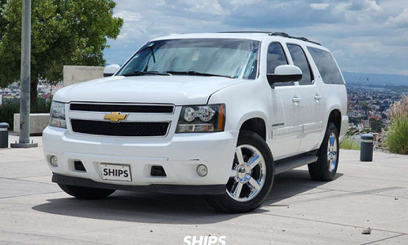 Chevrolet Suburban 2...