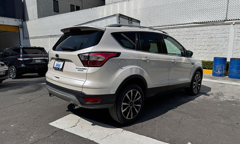 Ford Escape 2018...
