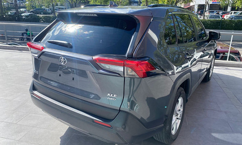 Toyota  Rav4  2020...
