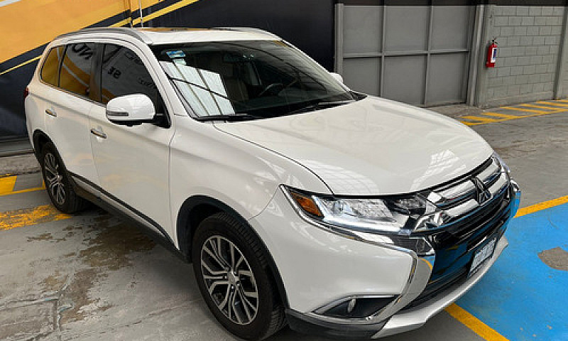 Mitsubishi Outlander...