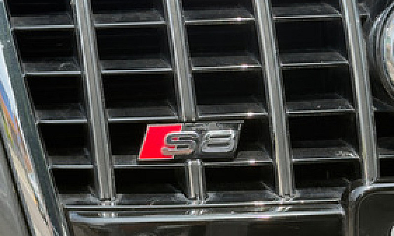 Audi S8 5.2L V10 450...