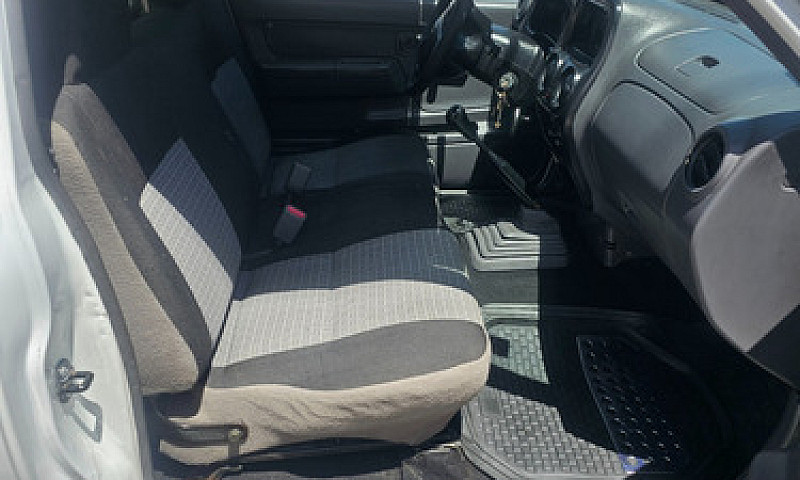 Nissan Np300 2.4 Cha...
