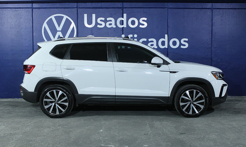 Volkswagen Taos 2021...