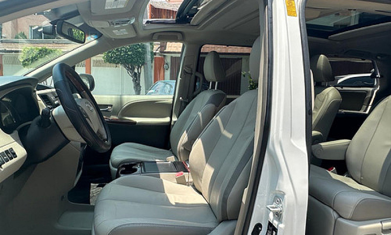 Toyota Sienna 3.5 Li...