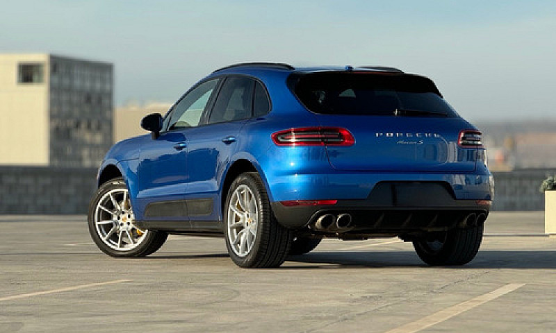 Porsche Macan S...