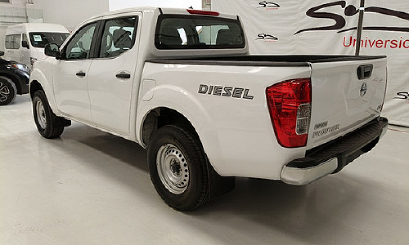 Nissan Np300 2020...