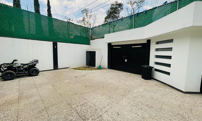 Exclusiva Casa Con J...
