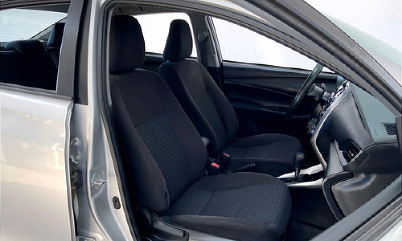 Toyota Yaris 2020...