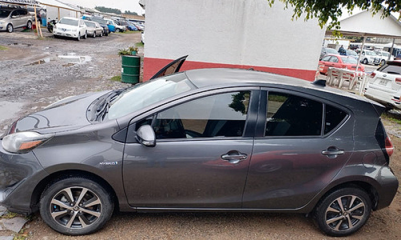 Toyota Prius C 1.5 H...