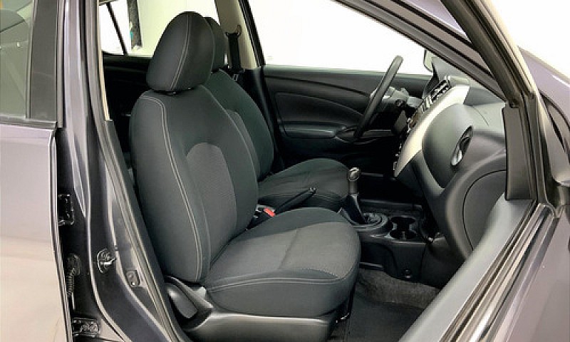 Nissan Versa 2017...
