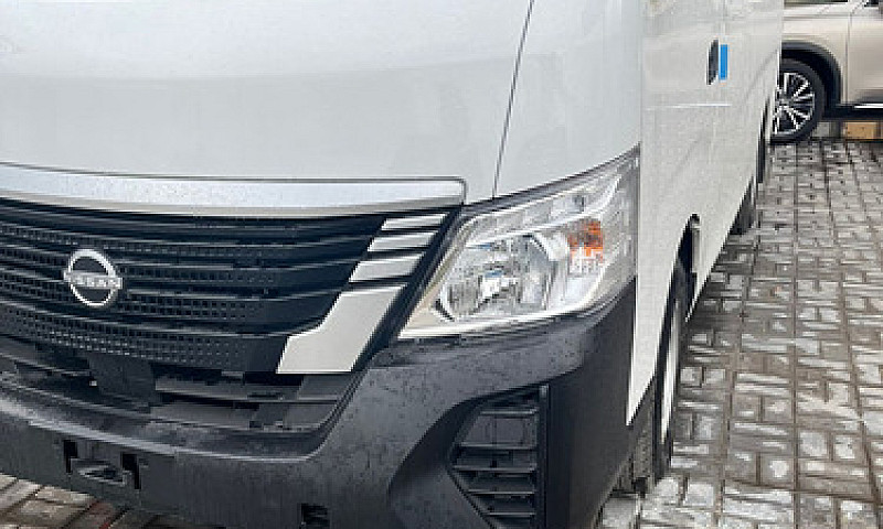 Nissan Urvan 2.5 15 ...