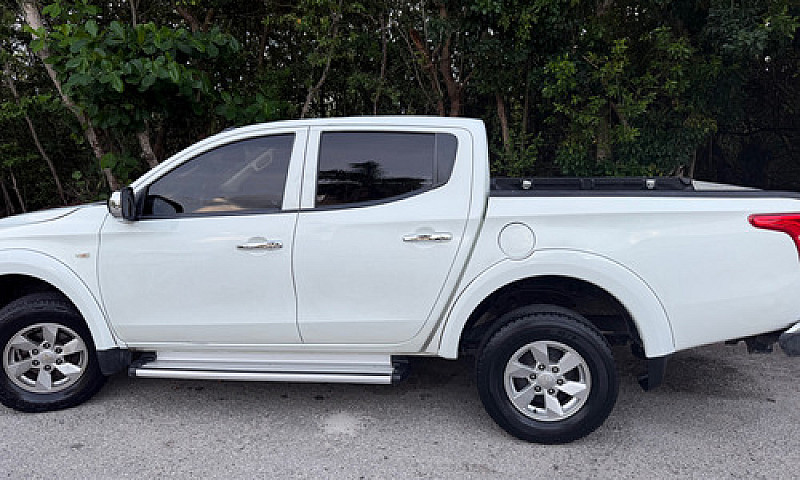 Mitsubishi L200 2.4 ...