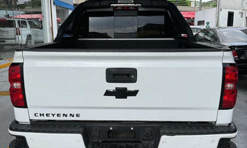 Chevrolet Cheyenne 2...