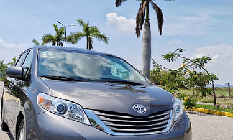 Toyota Sienna 3.5 Xl...