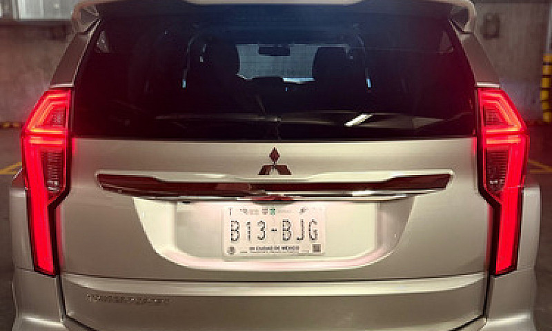 Mitsubishi Montero S...