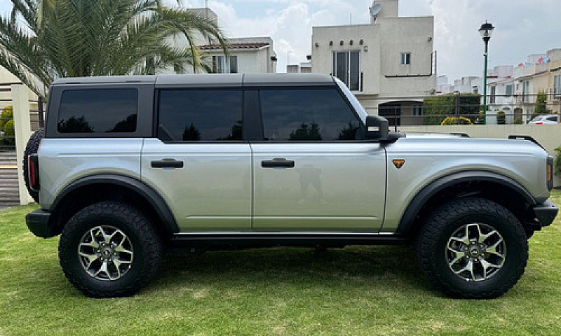 Ford Bronco Badlands...