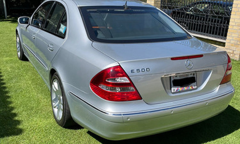Mercedes Benz E500 G...