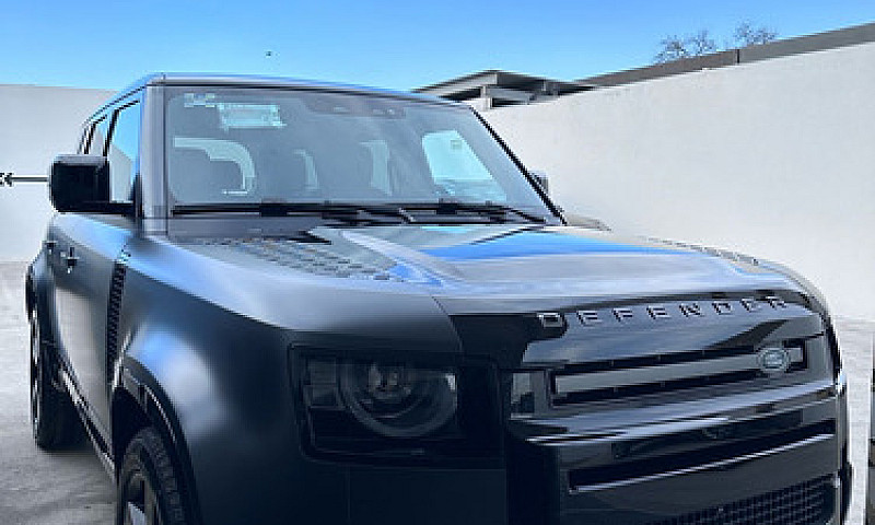 Land Rover Defender ...