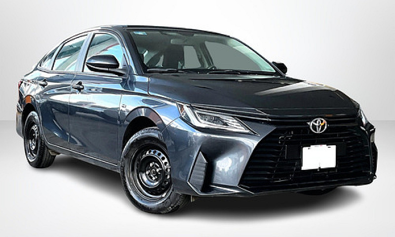 Toyota Yaris 2023...