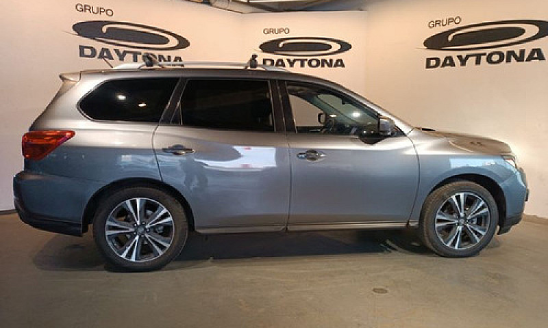 Nissan Pathfinder 20...