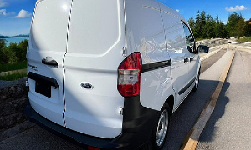 Ford Transit 2023...