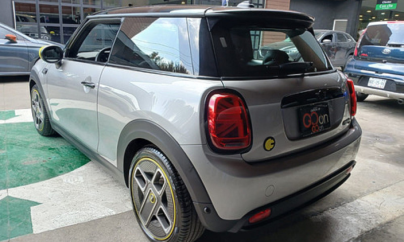Mini Cooper 2024...