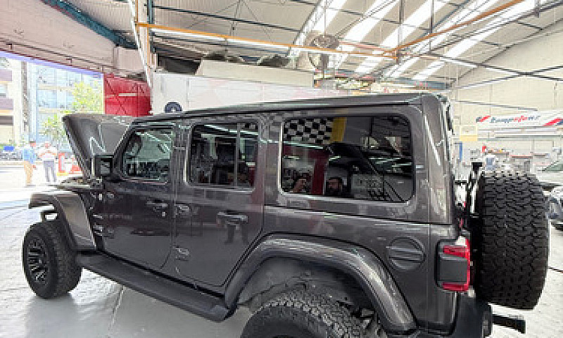 Jeep Wrangler 3.7 Un...