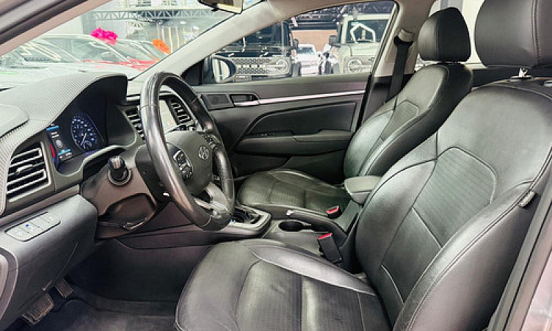 Hyundai Elantra 2.0 ...