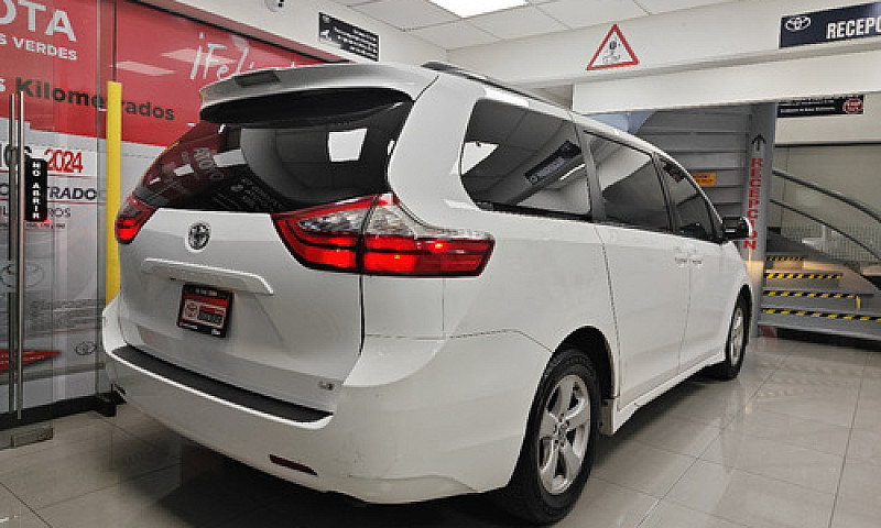 Toyota Sienna 2020...