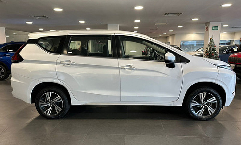 Mitsubishi Xpander 2...