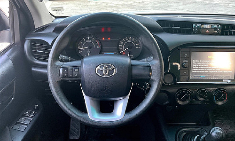 Toyota Hilux 2022...