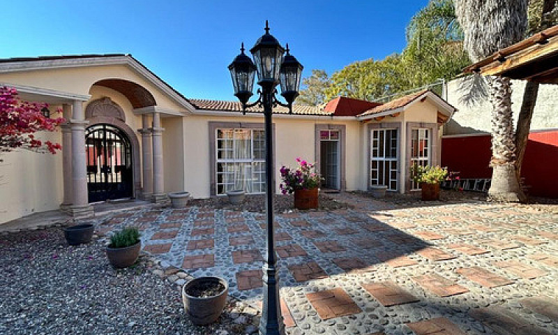 Casa Venta Amueblada...