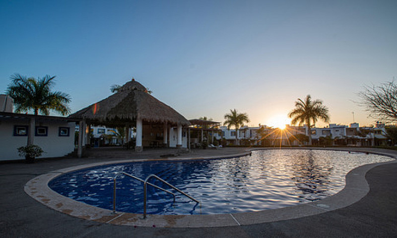 Residencia En Rincón...