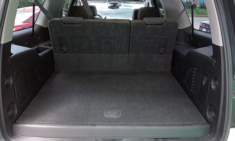 Chevrolet Suburban 2...
