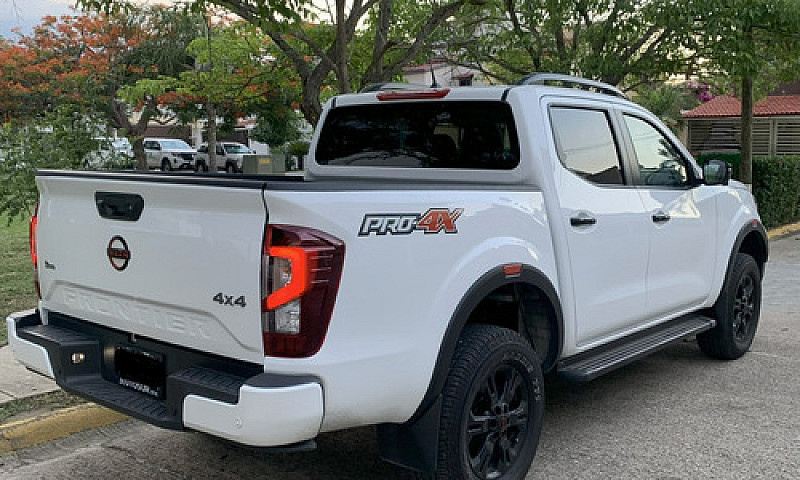 Nissan Frontier 2.5 ...