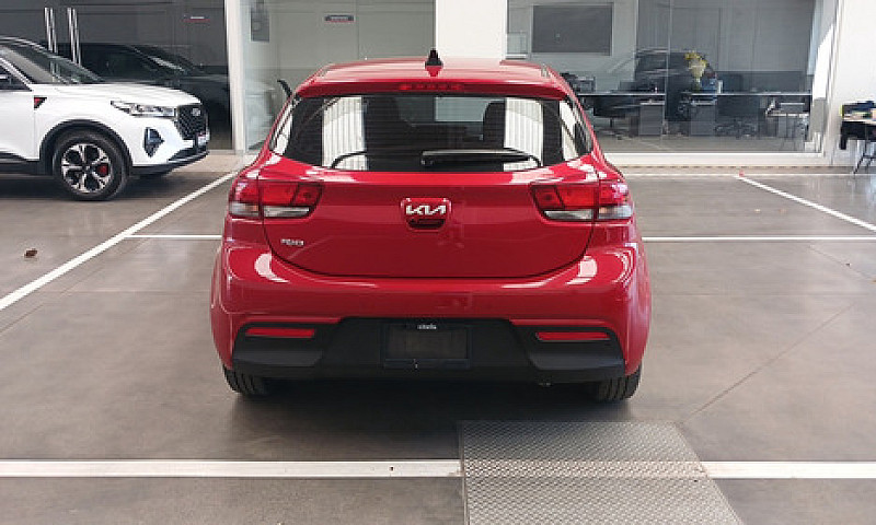 Kia Rio 2023...