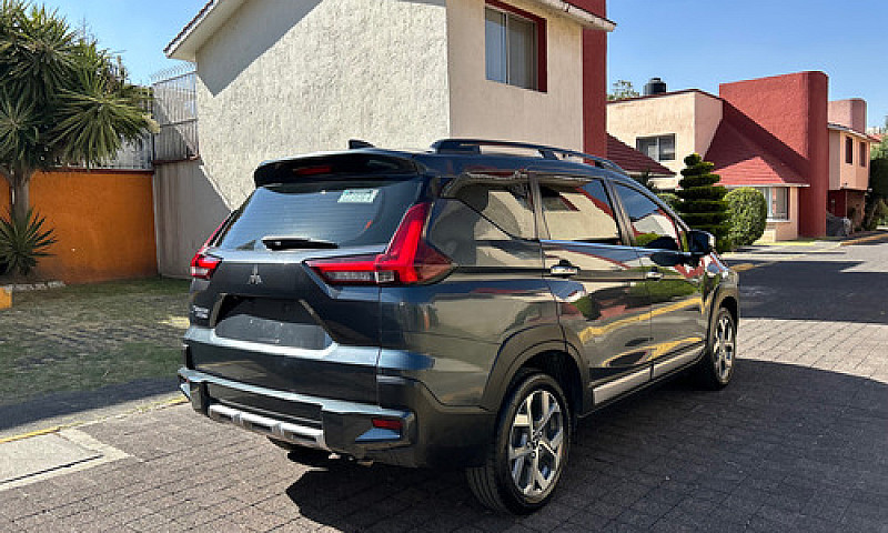 Mitsubishi Xpander 1...