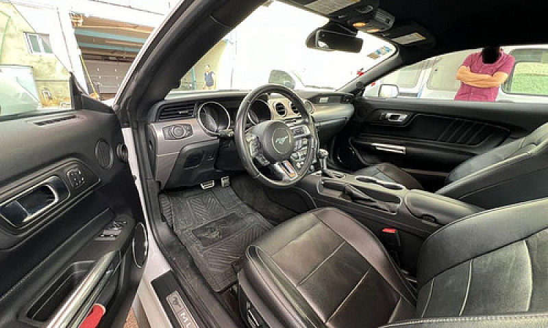 Ford Mustang 5.0L Gt...
