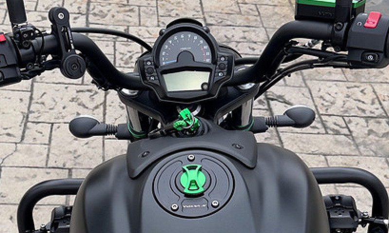 Kawasaki Vulcan S 65...